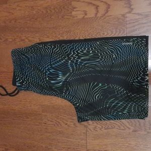 Reebok Youth Athletic Shorts. Green/Black Patterned. Youth M (10-12).